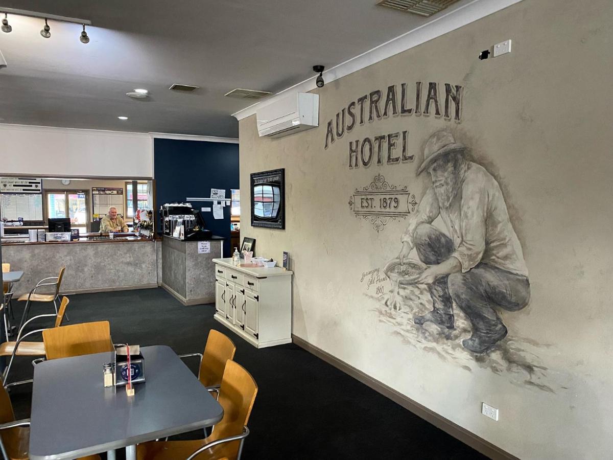 Australian Hotel Young Εξωτερικό φωτογραφία